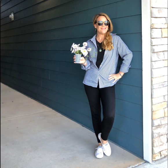 Meet your Posher, Jodie - Picture 2 of 2